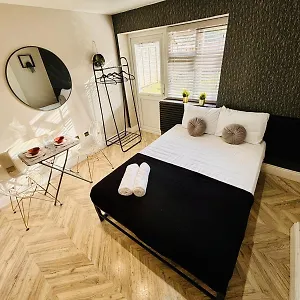 Heathrow Airport , West Drayton (Middlesex) United Kingdom